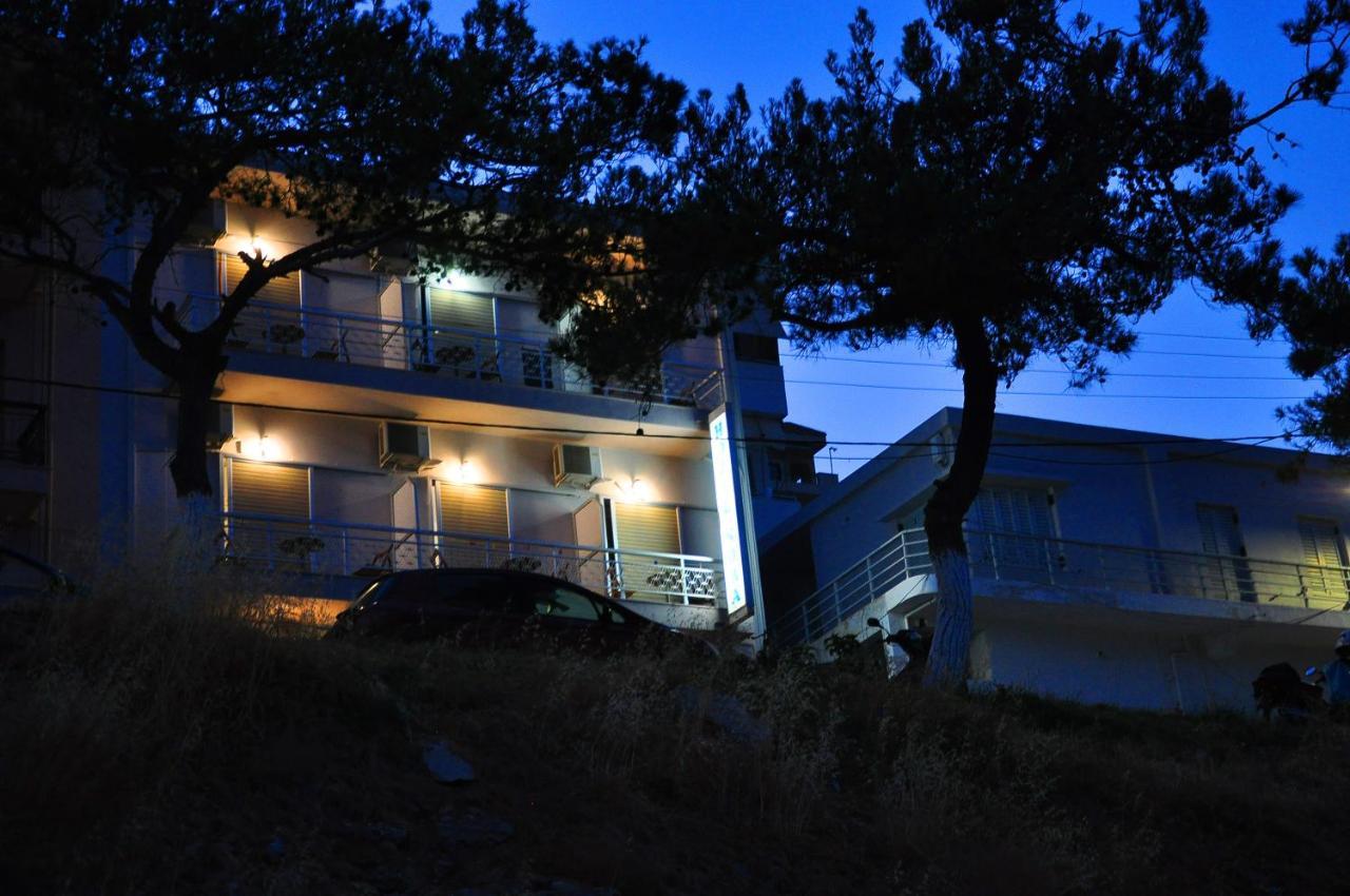 Nora Hotel *