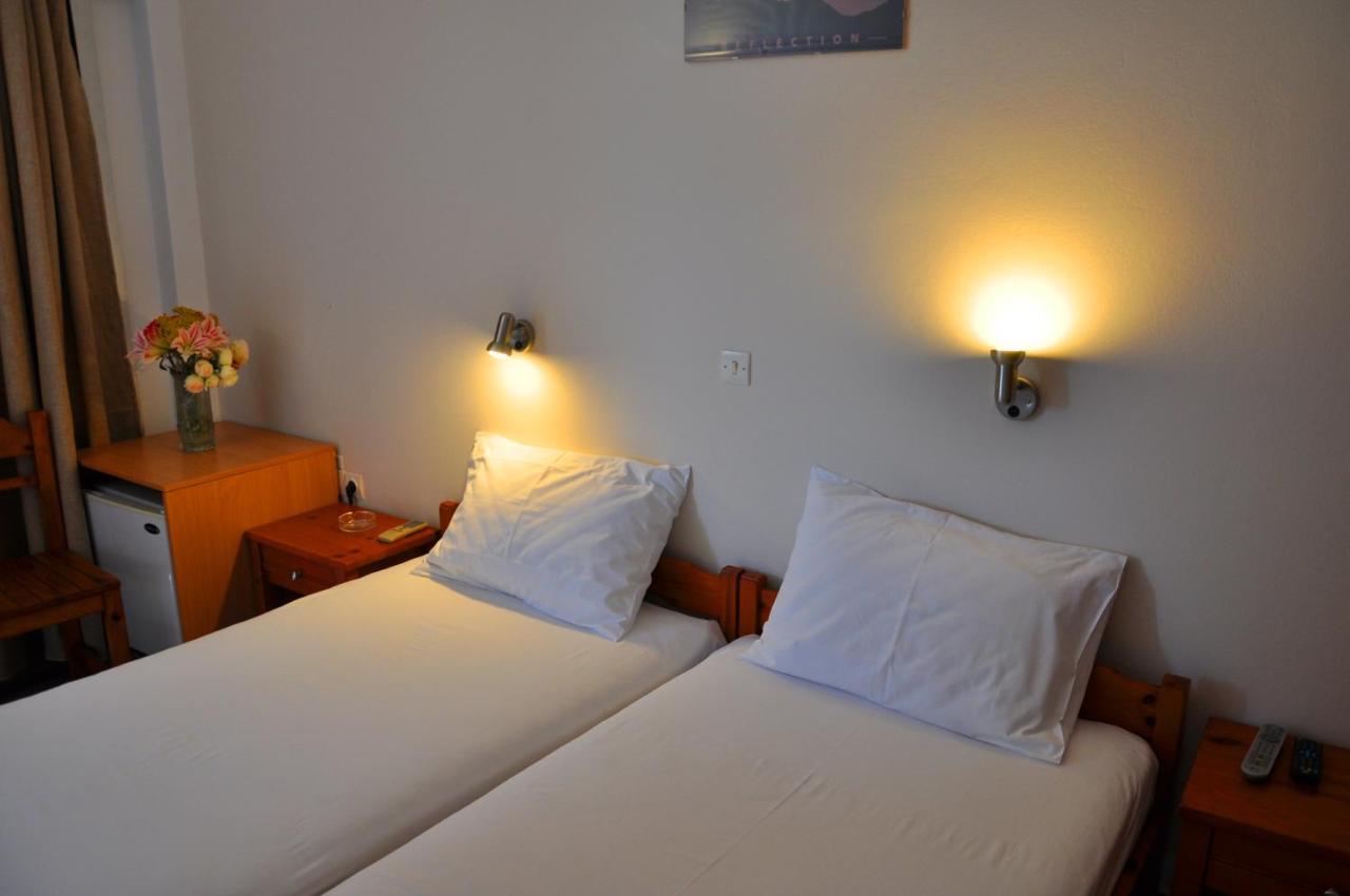 Nora Hotel *